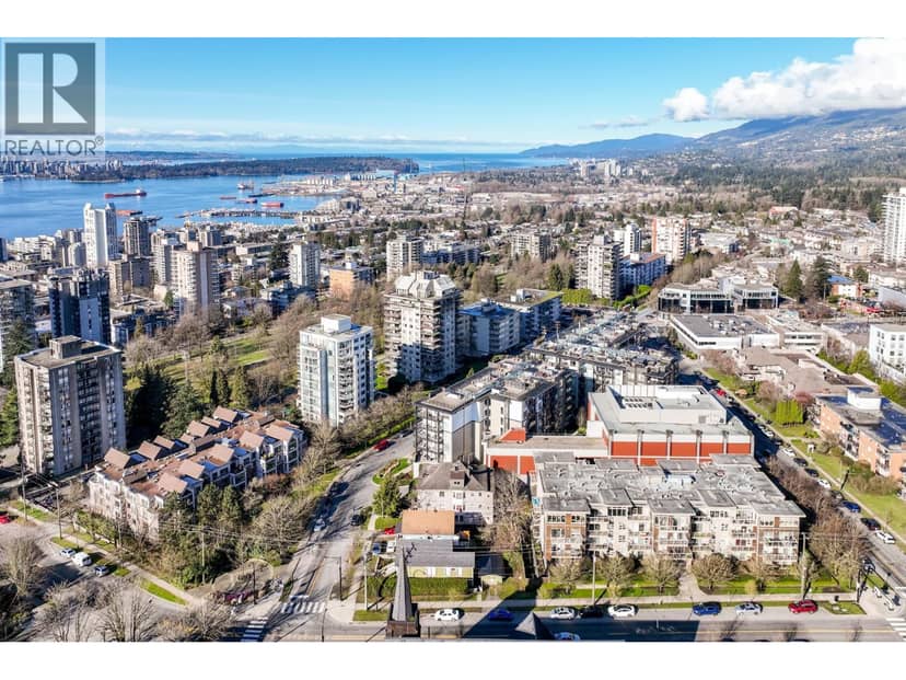 160 E 10TH STREET, North Vancouver, photo 3