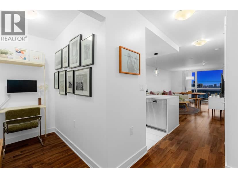 603 160 W 3RD STREET, North Vancouver, photo 2