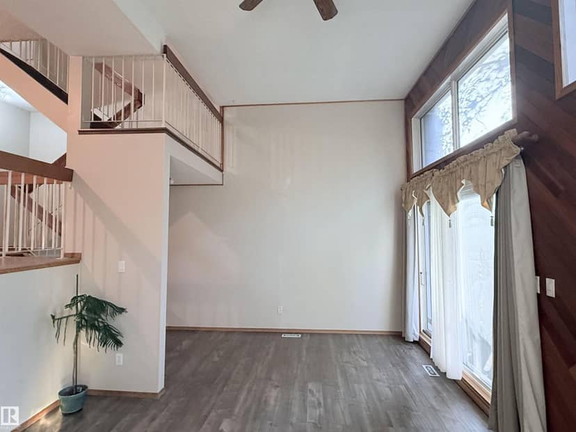 975 Millbourne Rd E NW, Edmonton, photo 3