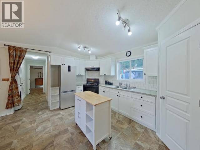 15-8425 HIGHWAY 101, Powell River, photo 5