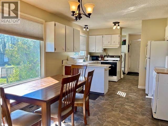 5408 W 54 AVENUE, Fort Nelson, photo 3