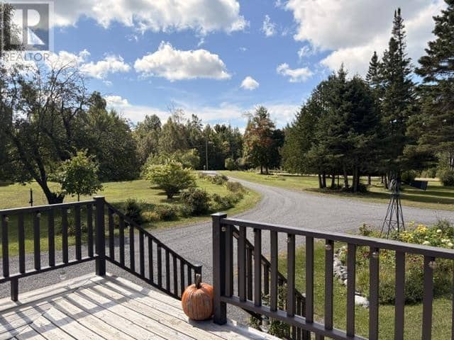 2032 20th Side RD, Richards Landing, photo 2