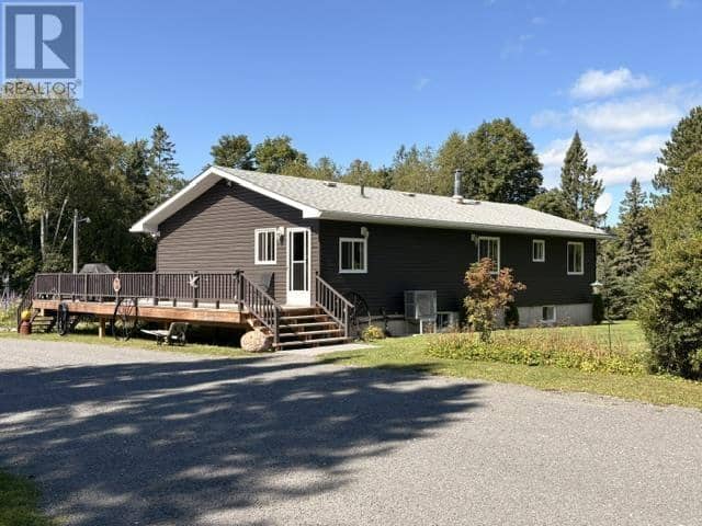 2032 20th Side RD, Richards Landing, photo 6