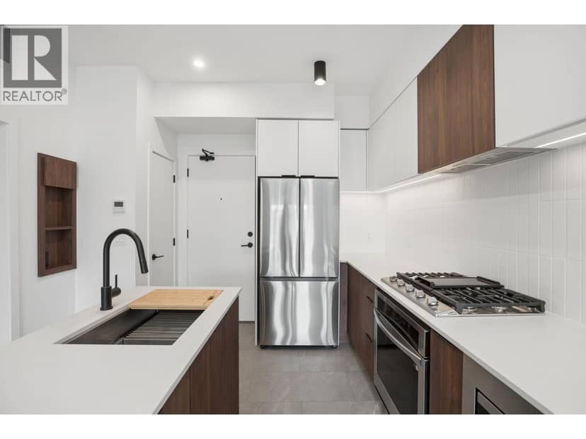 612 623 KEMSLEY AVENUE, Coquitlam