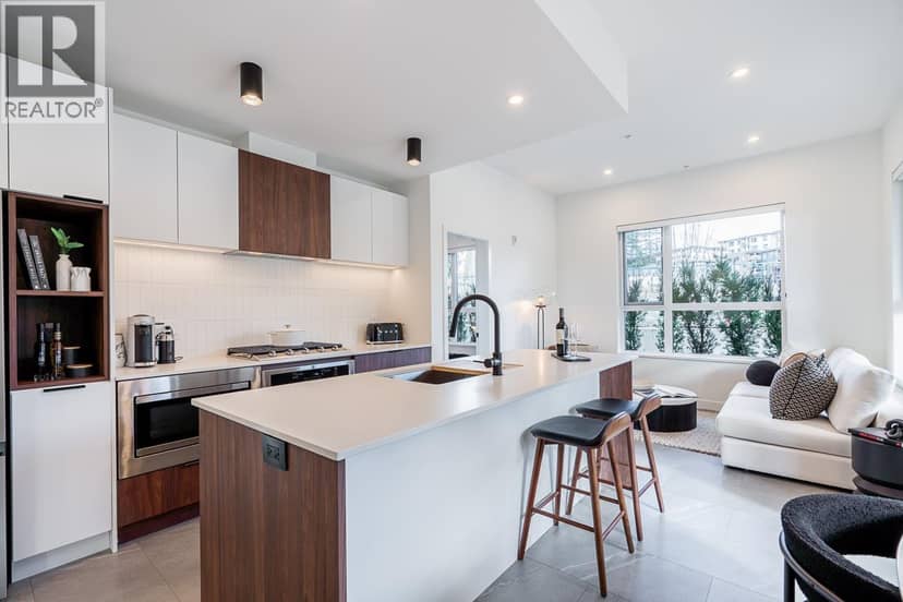 110 623 KEMSLEY AVENUE, Coquitlam