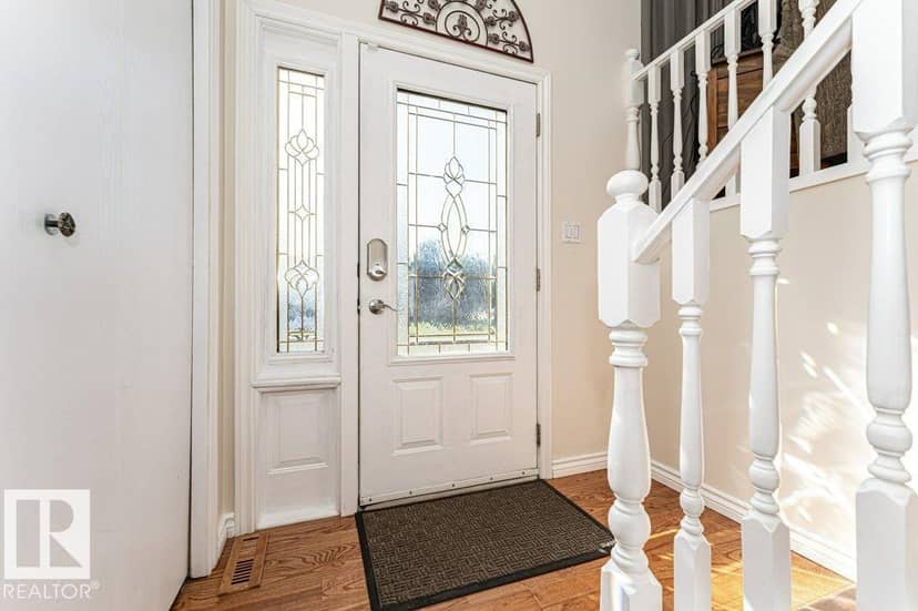5924 11 AV NW, Edmonton, photo 2