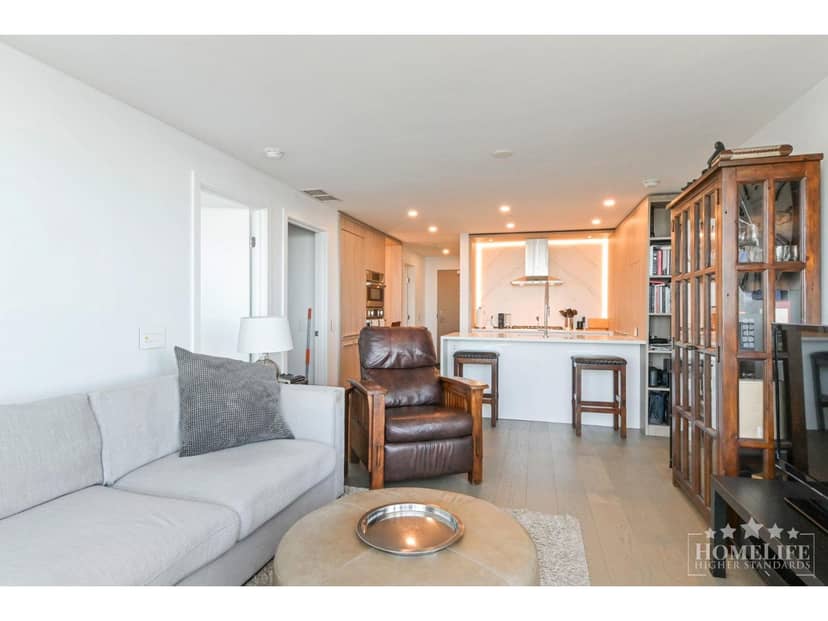 1301 15165 THRIFT AVENUE, White Rock, photo 5