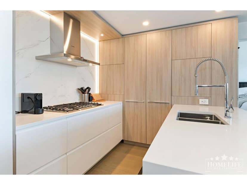 1301 15165 THRIFT AVENUE, White Rock, photo 7
