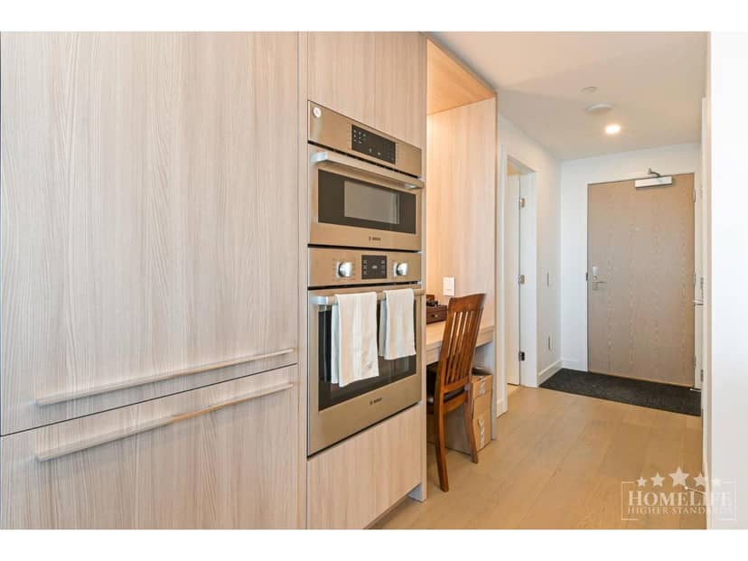 1301 15165 THRIFT AVENUE, White Rock, photo 8