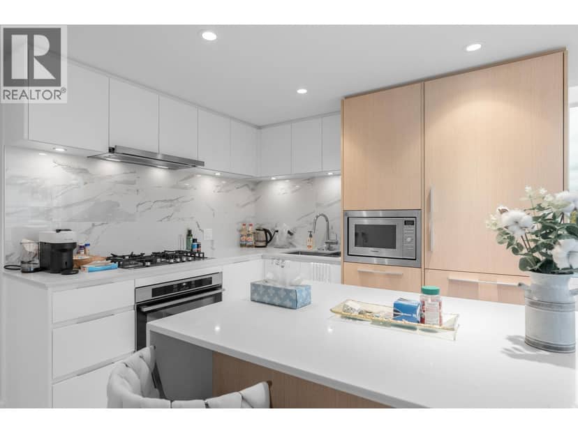1902 1500 FERN STREET, North Vancouver, photo 2
