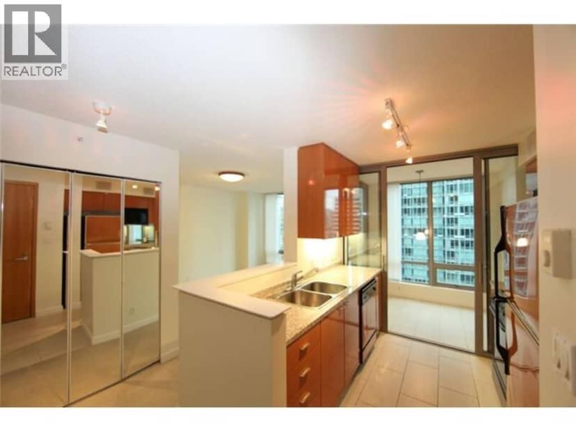 2105 1288 W GEORGIA STREET, Vancouver, photo 2