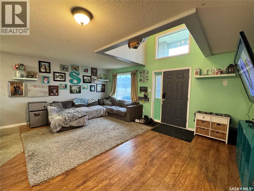 405 2nd AVENUE E, Biggar, photo 2