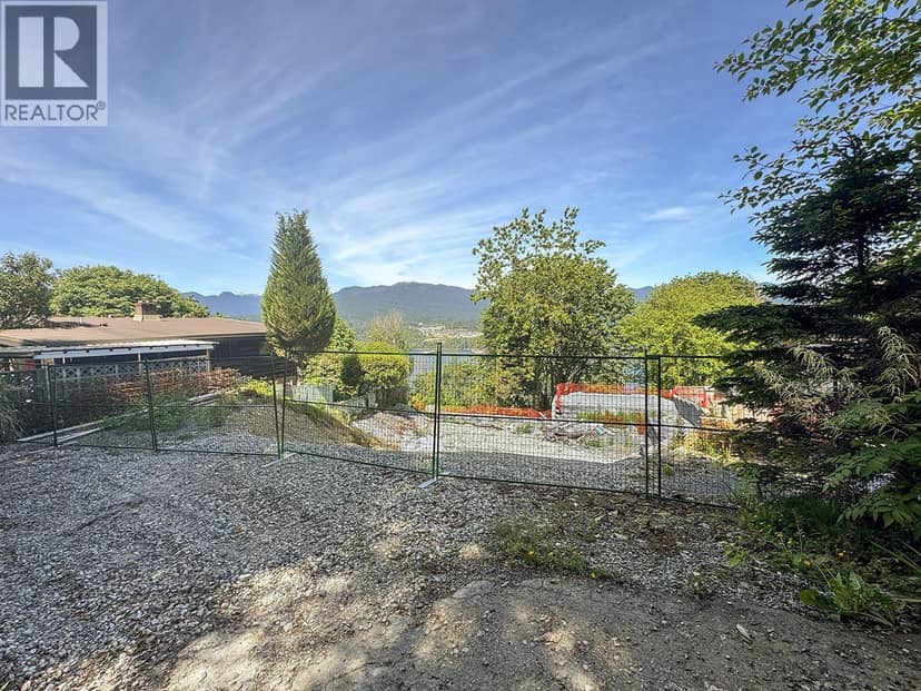 5645 HIGHFIELD DRIVE, Burnaby, photo 3