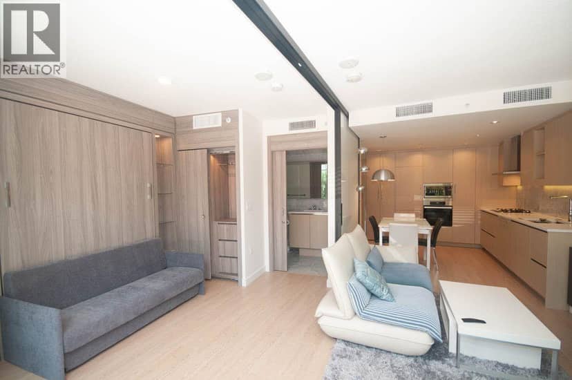 202 89 NELSON STREET, Vancouver, photo 2