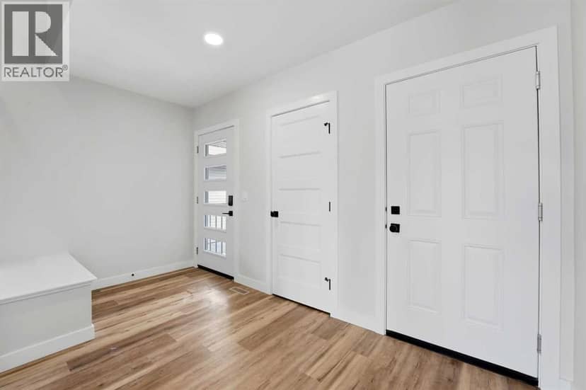 117 Crestview Boulevard, Sylvan Lake, photo 2