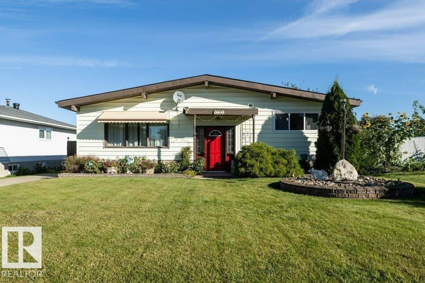 9716 99 ST, Westlock, photo 2