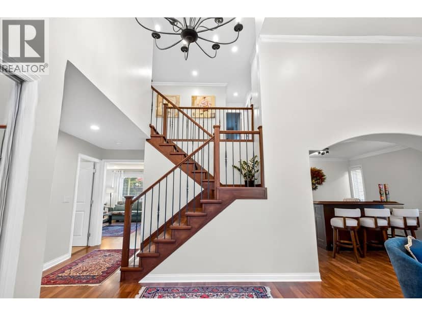 2020 PARKWAY BOULEVARD, Coquitlam, photo 4