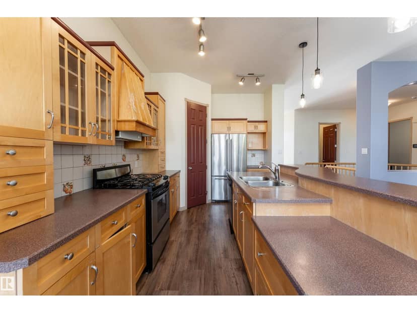 1462 Loewen Ct NW, Edmonton, photo 4