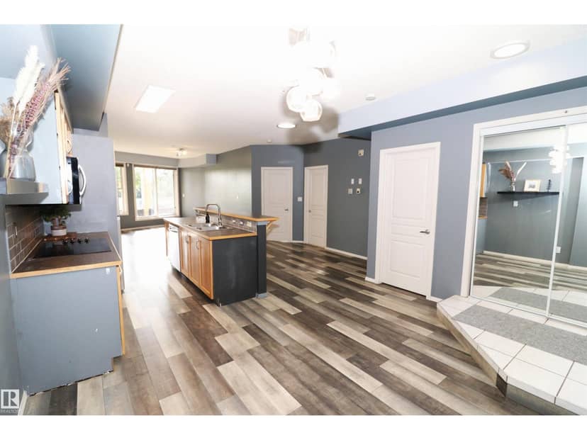 #103 9804 101 ST NW, Edmonton, photo 7