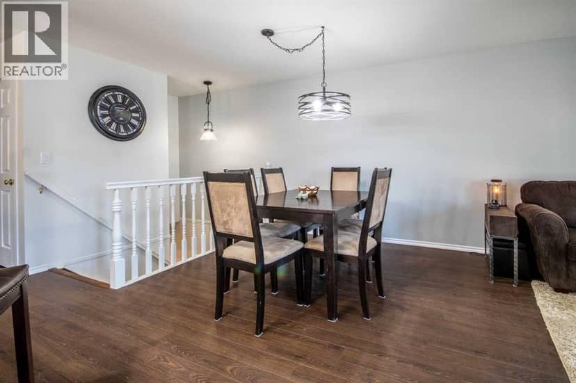 303B Centre Street N, Sundre, photo 6