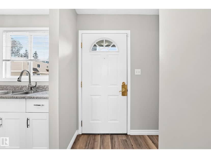18146 81 AV NW, Edmonton, photo 3