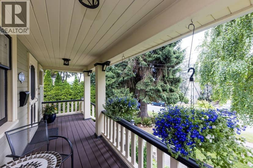 618 COLBORNE STREET, New Westminster