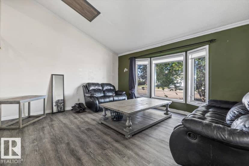 329 Warwick Rd NW, Edmonton, photo 4