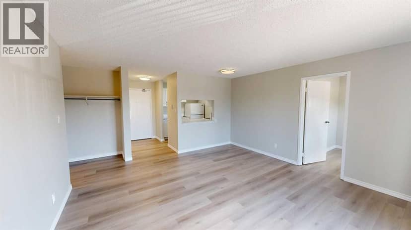 311, 401 Columbia Boulevard W, Lethbridge, photo 5