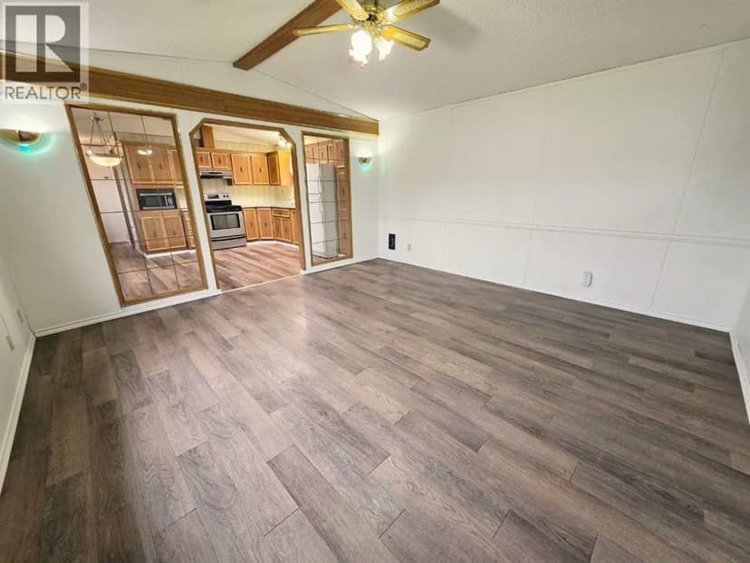 4603 47 Street, Rycroft, photo 3