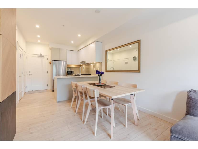 311 13788 76 Avenue, Surrey, photo 3