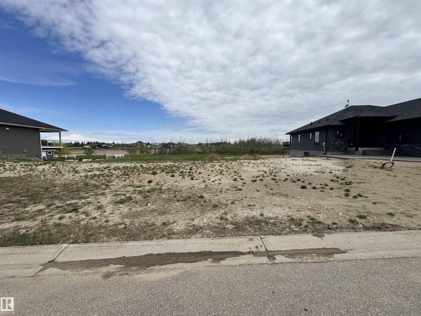 14 Whitetail PT, Mundare