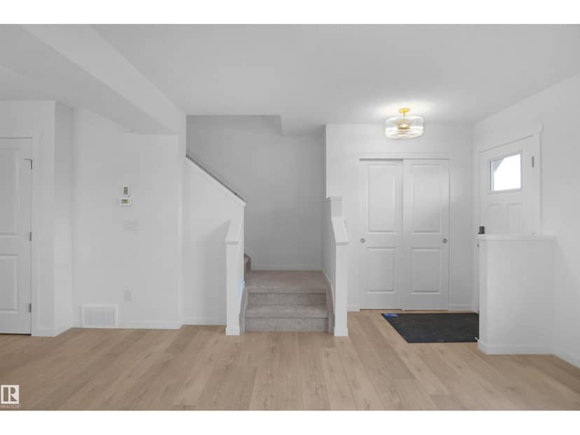 423 Aster Dr NW, Edmonton, photo 4