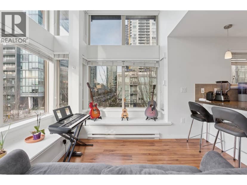 301 5000 IMPERIAL STREET, Burnaby, photo 2