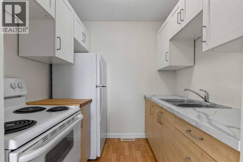 4, 4547 7 Avenue SE, Calgary, photo 3