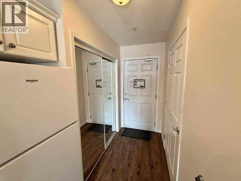 228, 10402 111 Street, Grande Prairie, photo 3