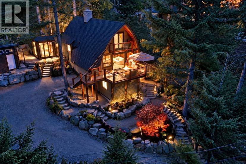9226 EMERALD DRIVE, Whistler