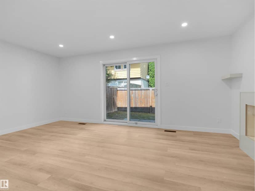 126 Woodstock NW, Edmonton, photo 4