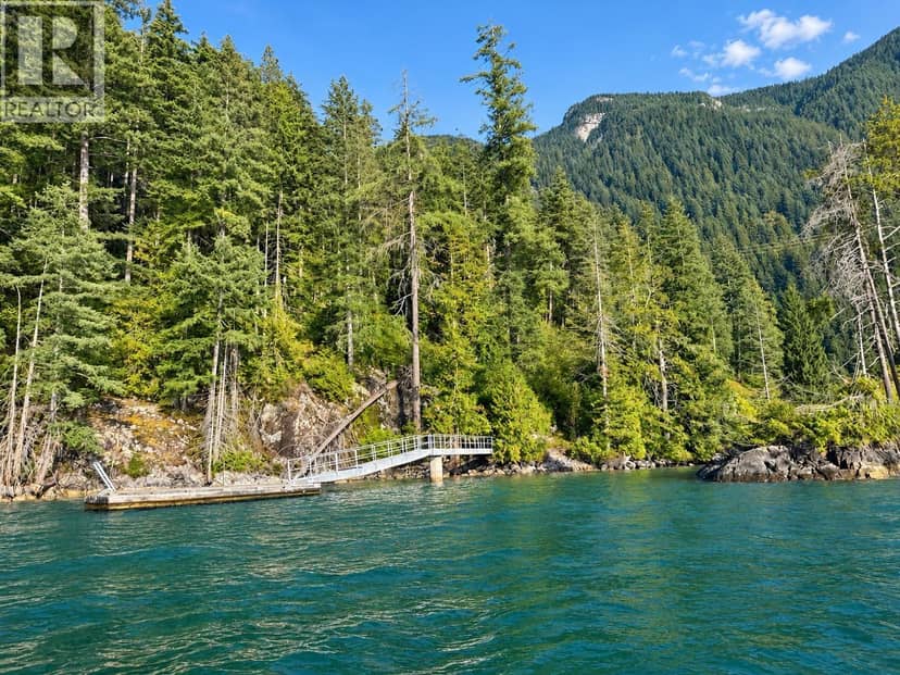 1 BUNTZEN BAY, North Vancouver, photo 2