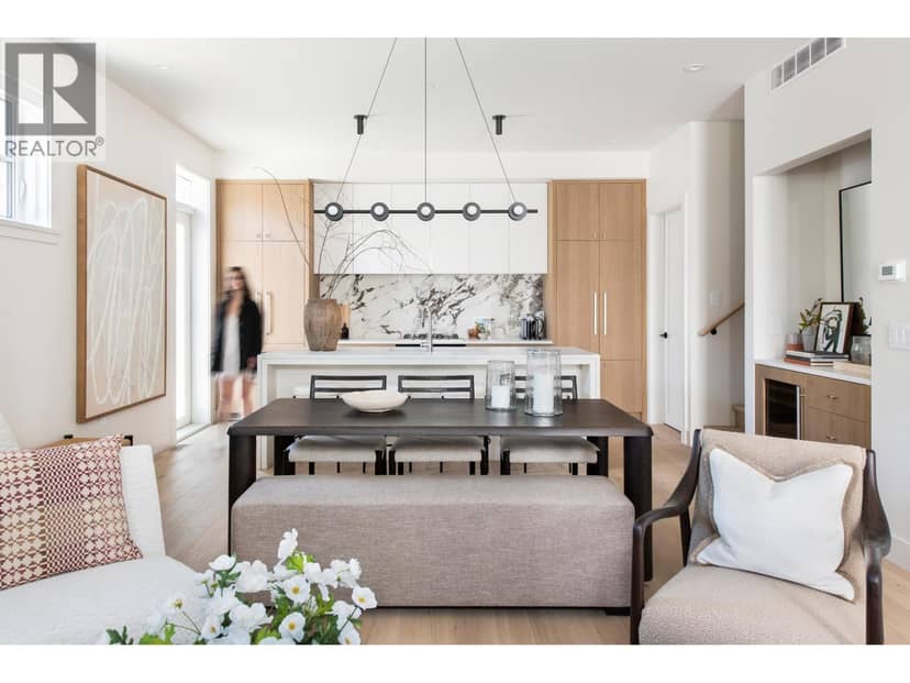 2 2119 W 18TH AVENUE, Vancouver