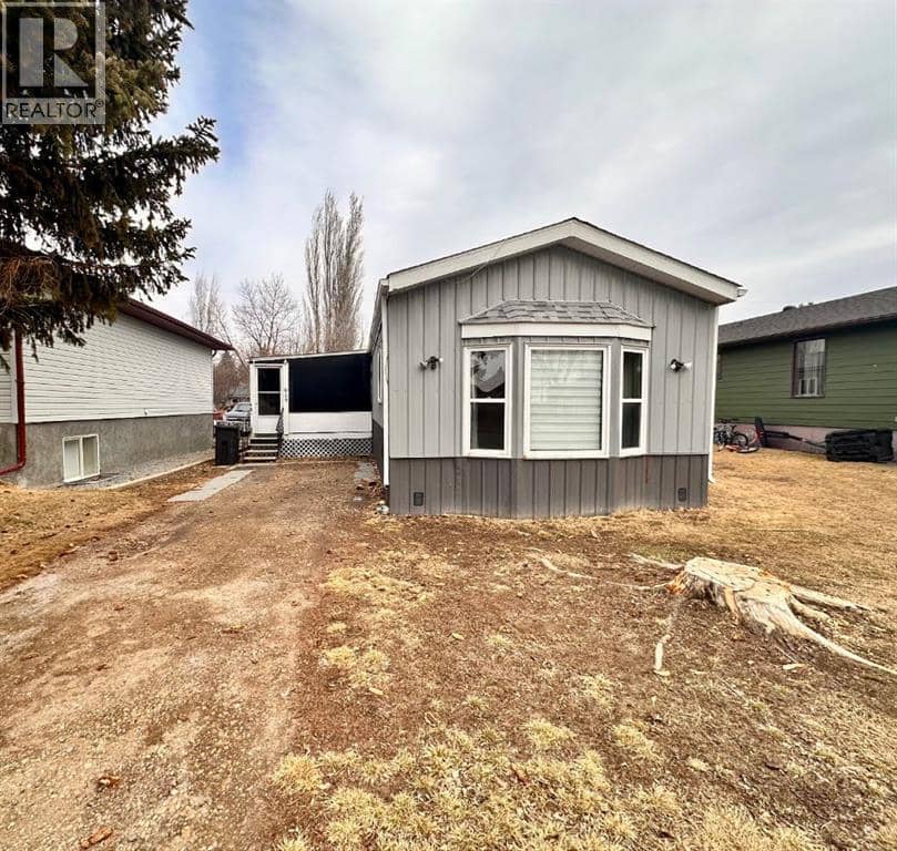 613 Iris Street, Rosemary, photo 5