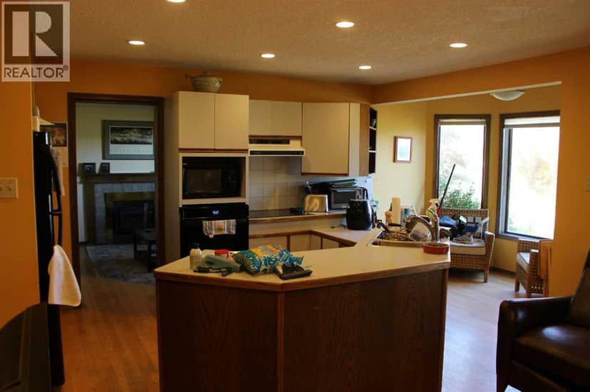 405 Maple Crescent, Picture Butte, photo 3