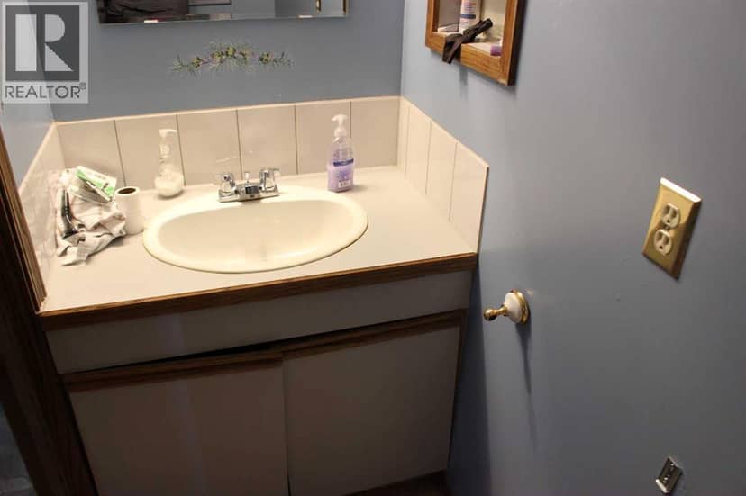 405 Maple Crescent, Picture Butte, photo 8