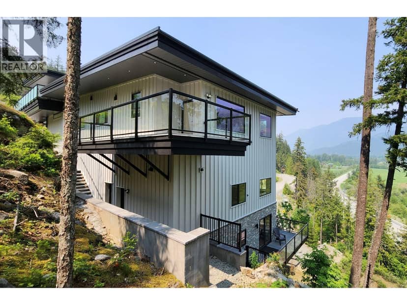 4 1307 EAGLE DRIVE, Pemberton