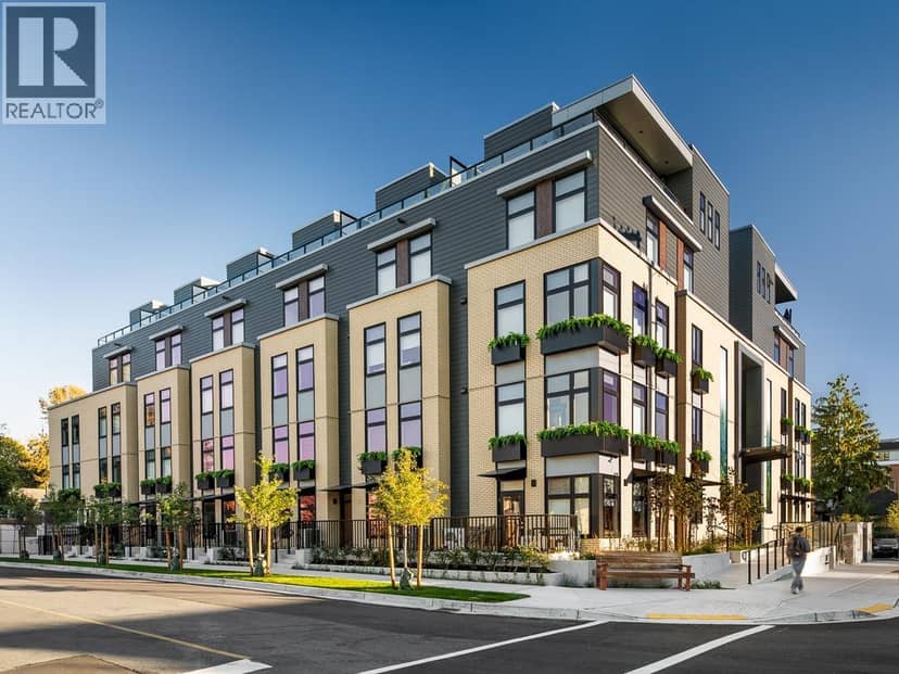 311 342 MOUNTAIN HIGHWAY, North Vancouver
