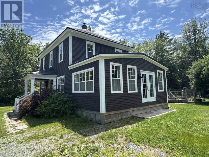 151 Medway River Road, Mill Village, photo 3