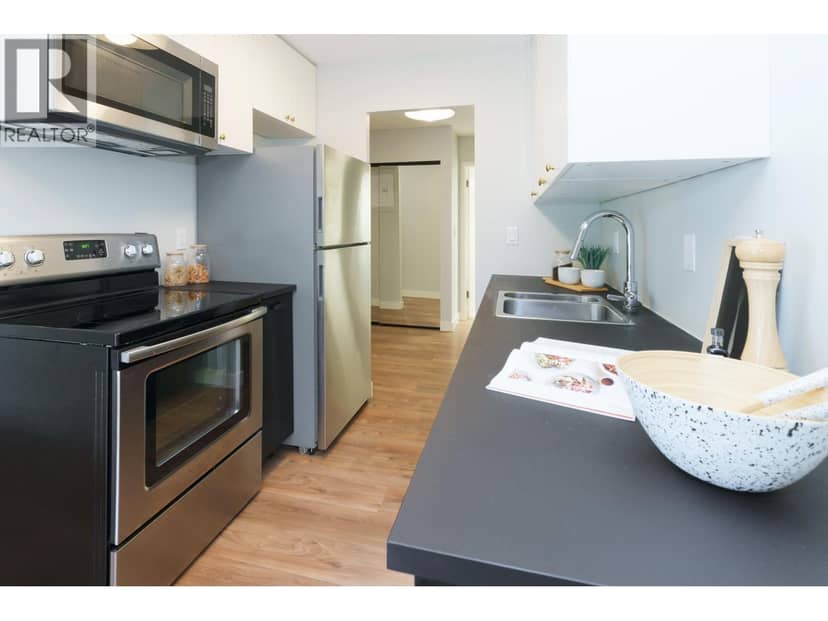 203 2240 Wall Street, Vancouver, photo 4