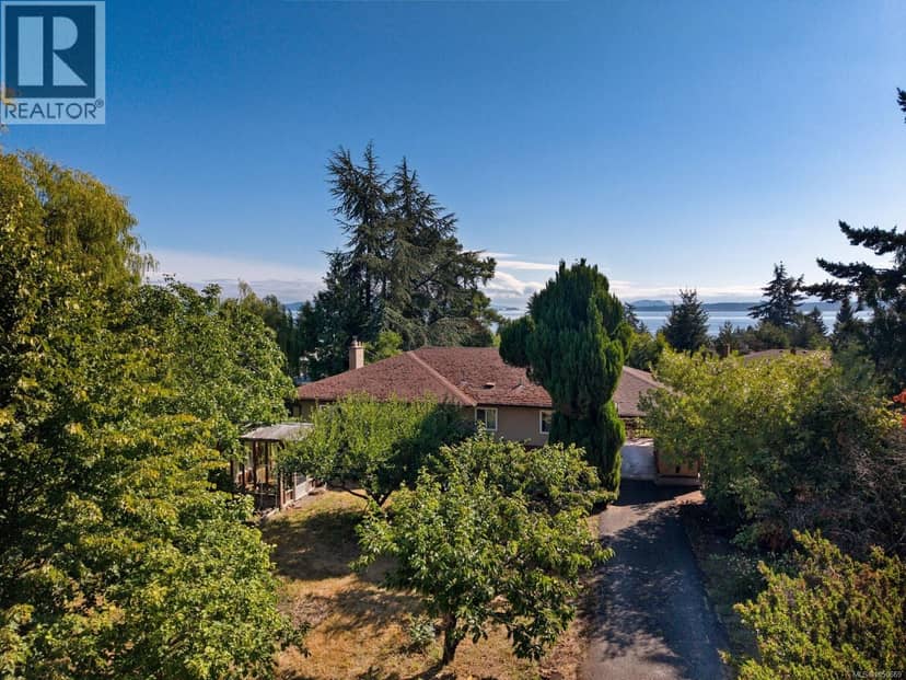 8625 Aldous Terr, North Saanich
