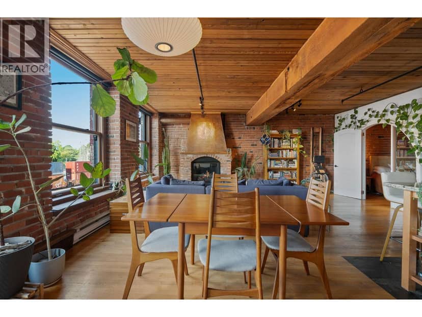 305 41 ALEXANDER STREET, Vancouver