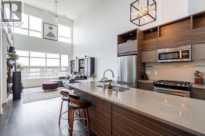 401 9150 UNIVERSITY HIGH STREET, Burnaby, photo 2