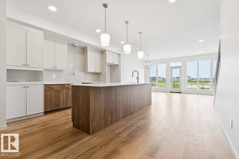 194 Stetson LO, Ardrossan, photo 3